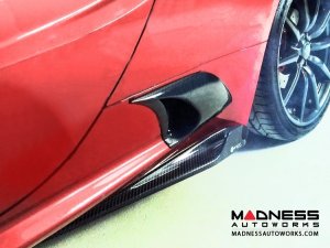 Alfa Romeo 4C Carbon Fiber Side Skirt Set - Shark Fin